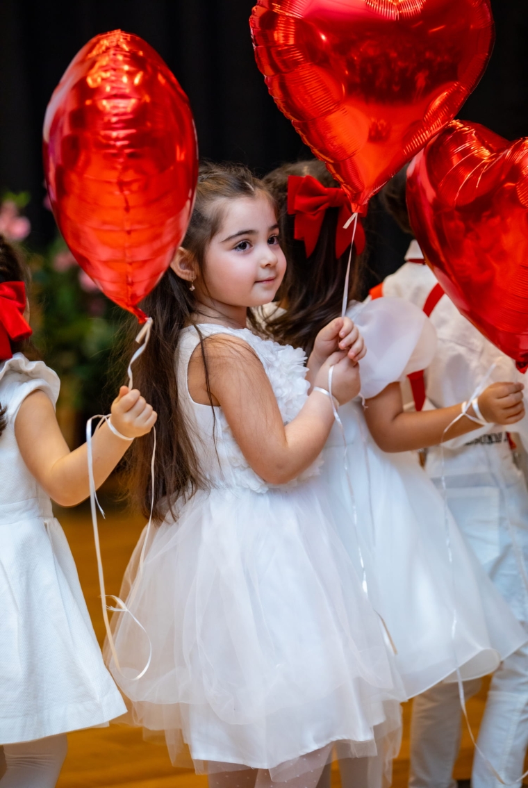 Məktəbəqədər bölmədə 8 Mart - Beynəlxalq Qadınlar Gününə həsr olunmuş bayram tədbiri keçirildi